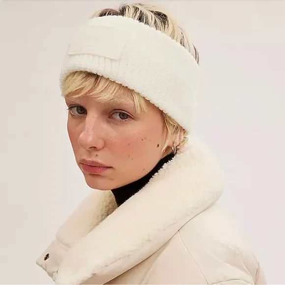 NWT Coach Knit Headband With Rubber Patch, Cream - Picture 2 of 3